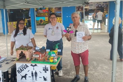 São Vicente encerra Semana de Mobilização Contra a Raiva com ação educativa na Praça Barão