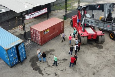 São Vicente finaliza capacitação em vistoria de containers e forma novos profissionais