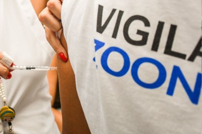 São Vicente inicia vacinação contra a dengue para agentes de combate às endemias