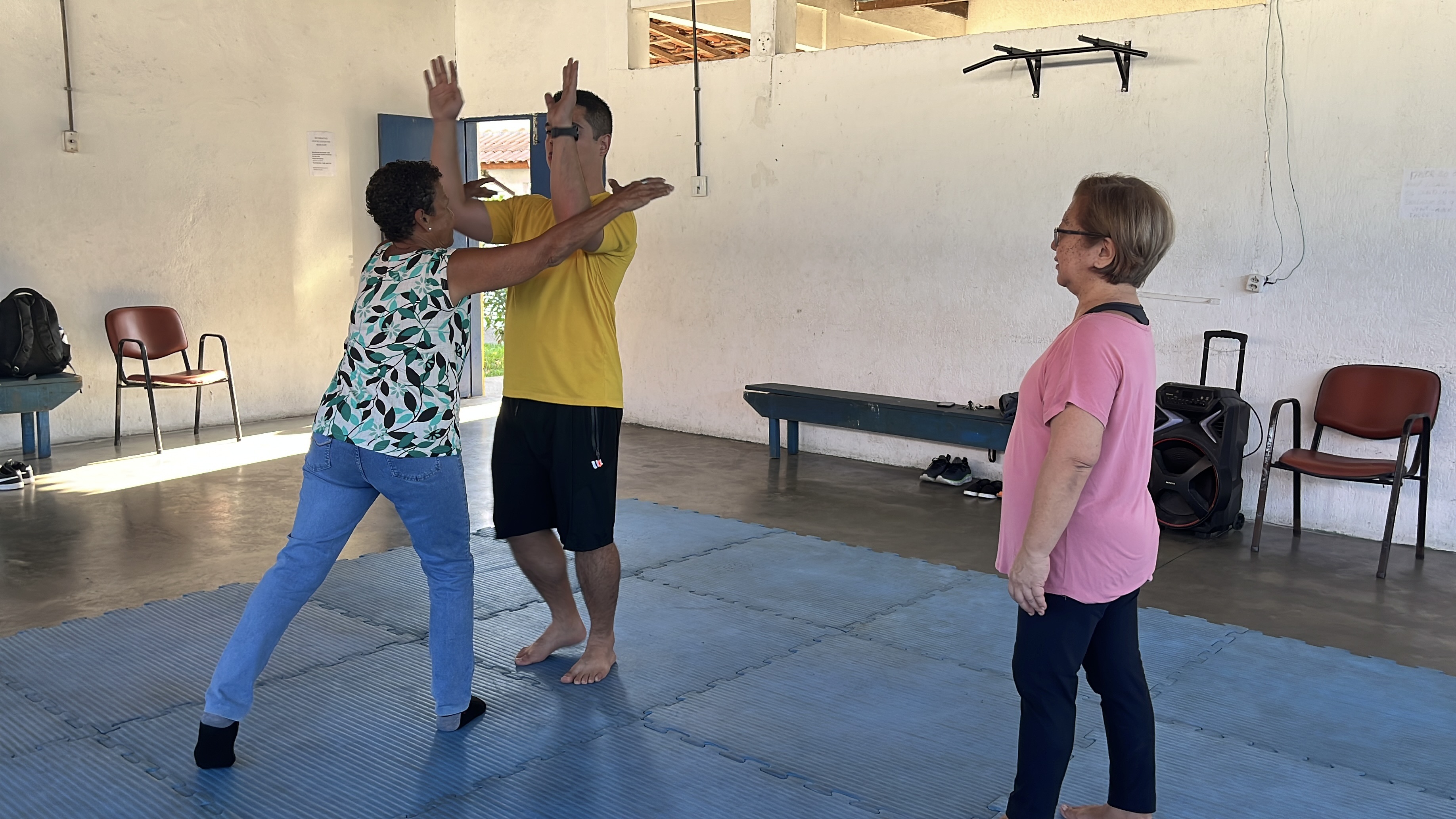 São Vicente oferece aulas gratuitas de Pilates, Capoeira e Defesa Pessoal para pessoas na terceira idade