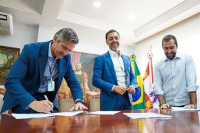 São Vicente se conecta ao futuro: parceria com o Porto abre portas para qualificação e emprego