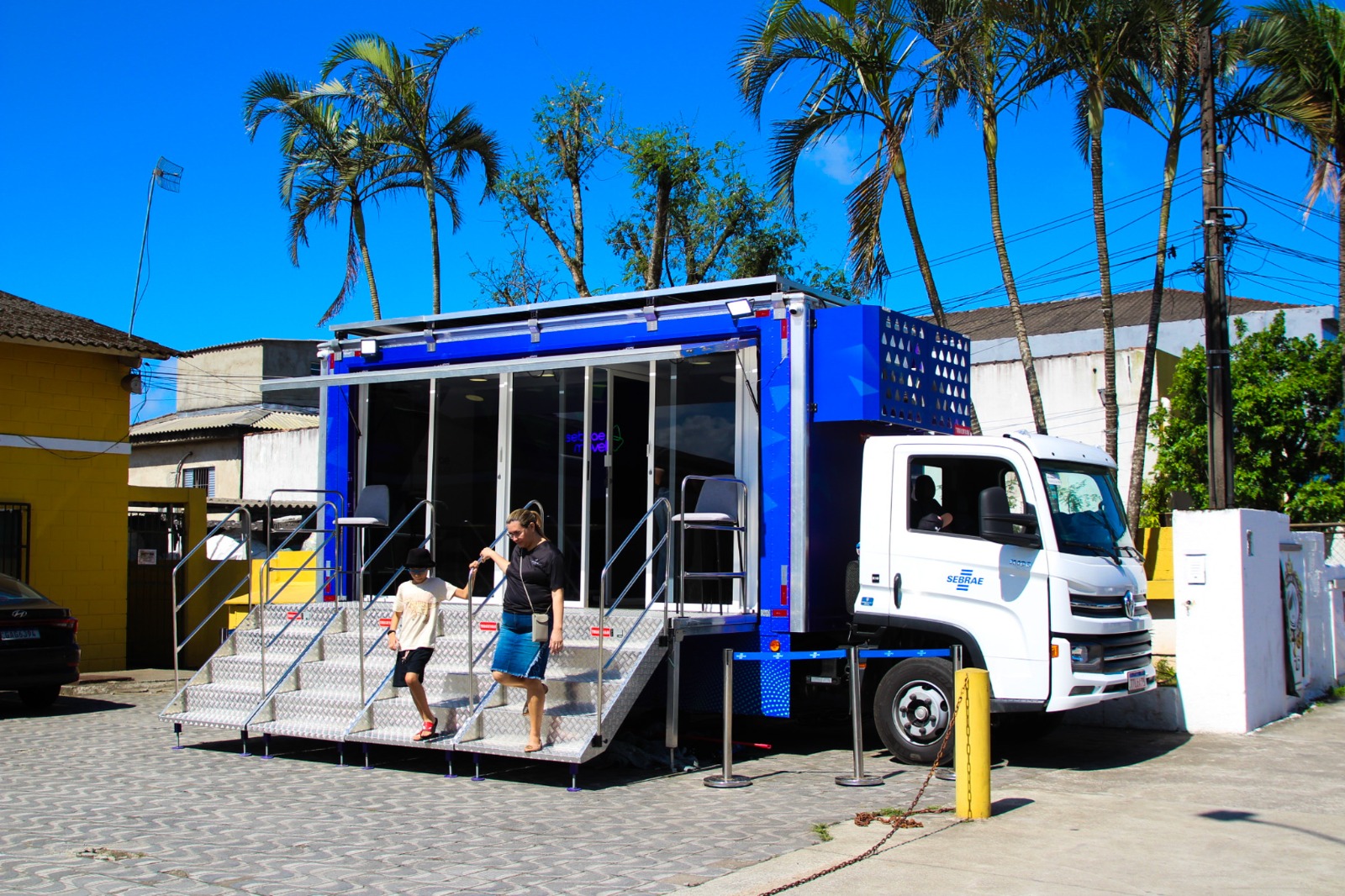 SEBRAE Móvel conclui atendimento gratuito a dezenas de empreendedores em São Vicente
