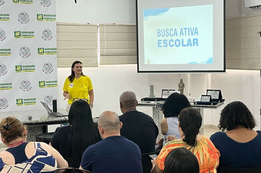 Secretaria de Educação realiza reunião de Busca Ativa para combater a evasão escolar