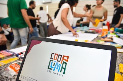 Secretaria de Meio Ambiente promove oficina de crochê para transformar dados climáticos em arte coletiva