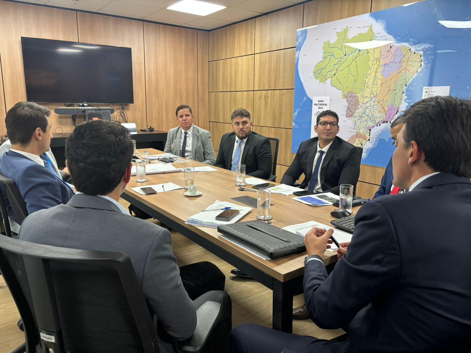 Representantes de São Vicente reúnem-se com autoridades em Brasília para avanço das tratativas de São Vicente na Poligonal do Porto