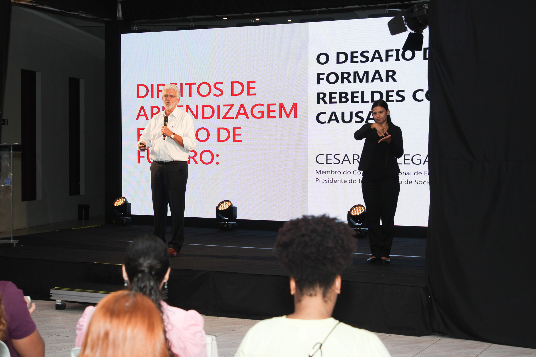 Segundo dia de Encontro de Educadores aborda equidade social, saúde mental e rebeldia com causa