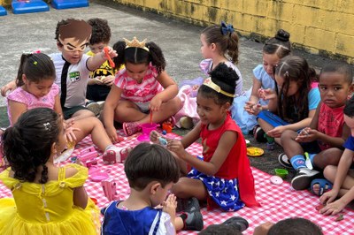 Semana do Brincar envolve estudantes com oficinas e resgate de brincadeiras em escola da Náutica 3