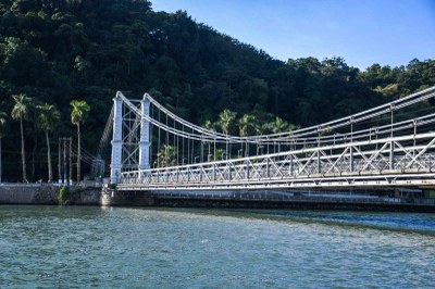Serviço emergencial da CPFL interdita Ponte Pênsil nesta segunda-feira (26)