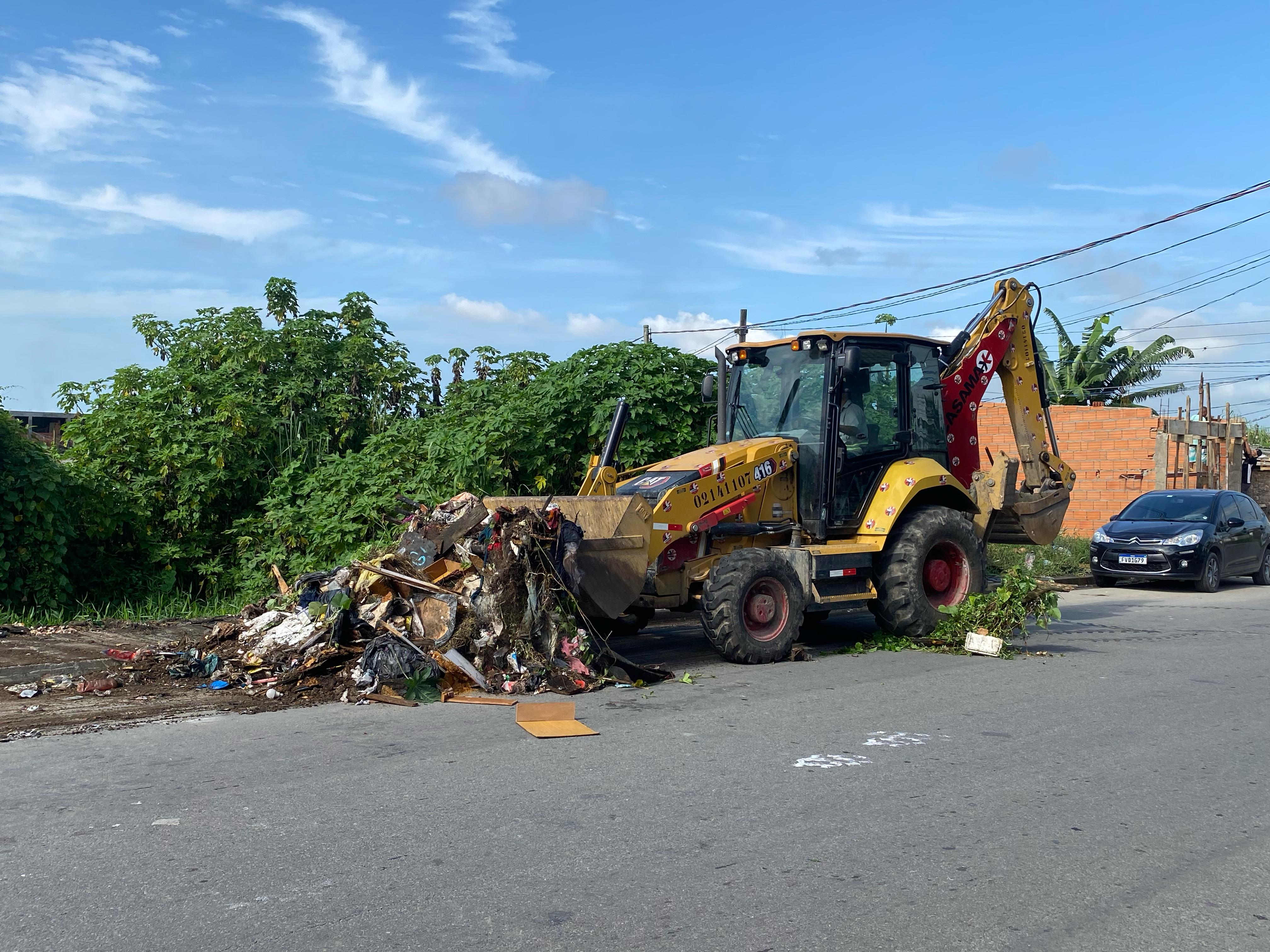 Subprefeitura remove 190 toneladas de resíduos em mutirão na Área Continental