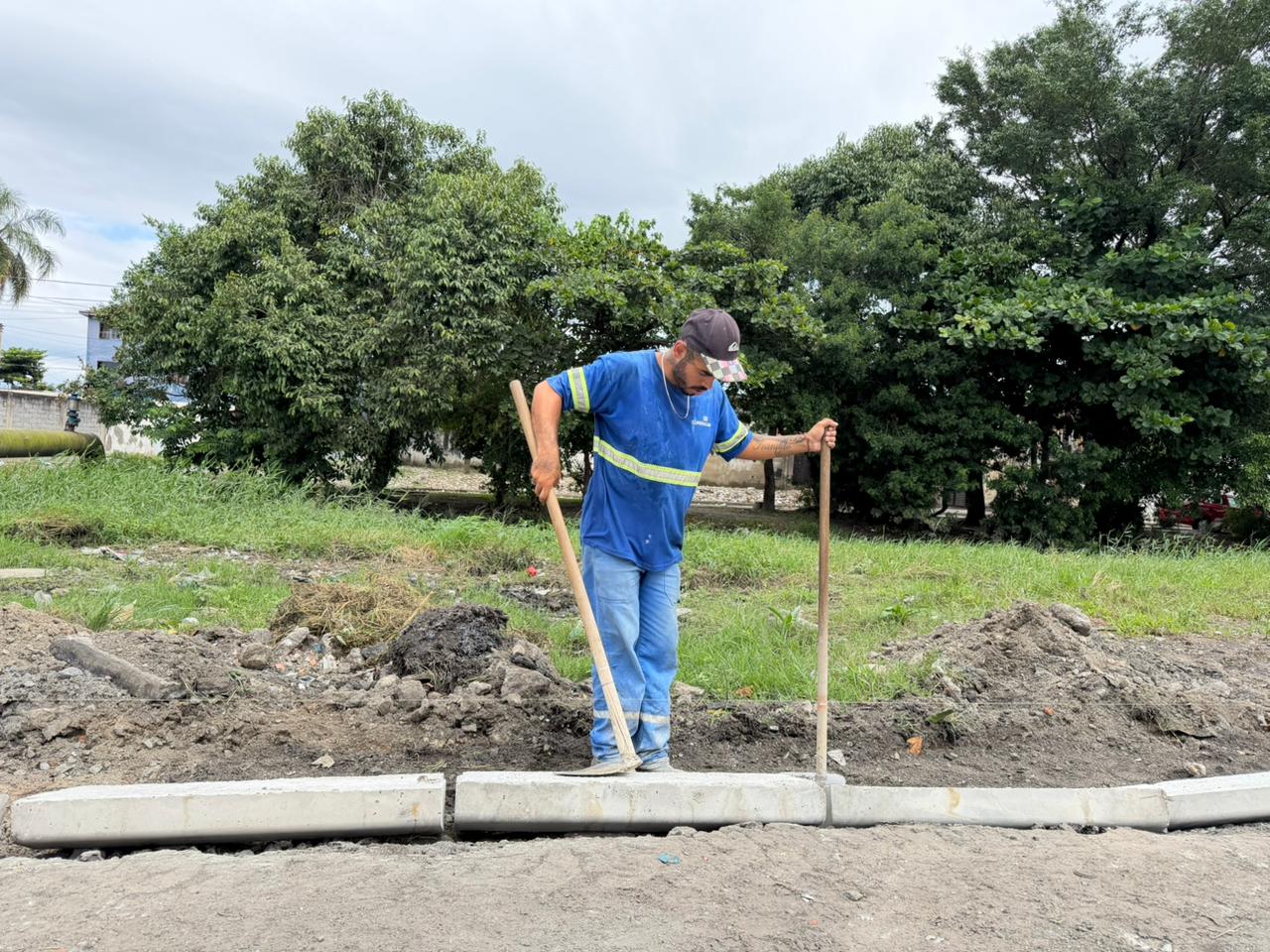 Vias do Parque São Vicente recebem pavimentação e melhorias urbanas