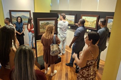 Visita à Pinacoteca Benedicto Calixto inspira professores da UE Mário Covas Jr.