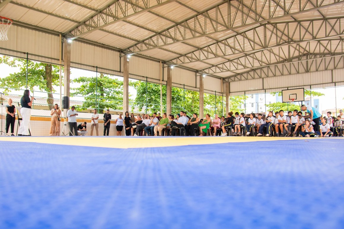 São Vicente inaugura quadra da AMEI Vera Lúcia