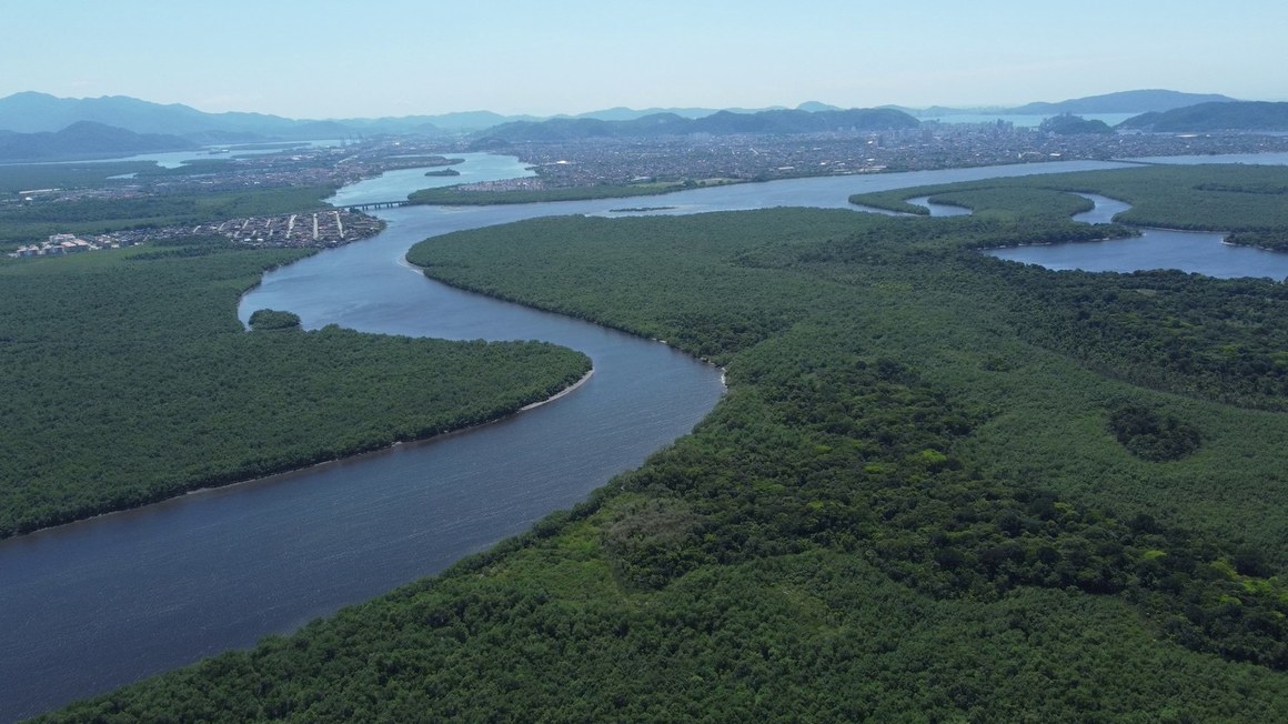 São Vicente avança no ordenamento urbano e incentiva atividades portuárias