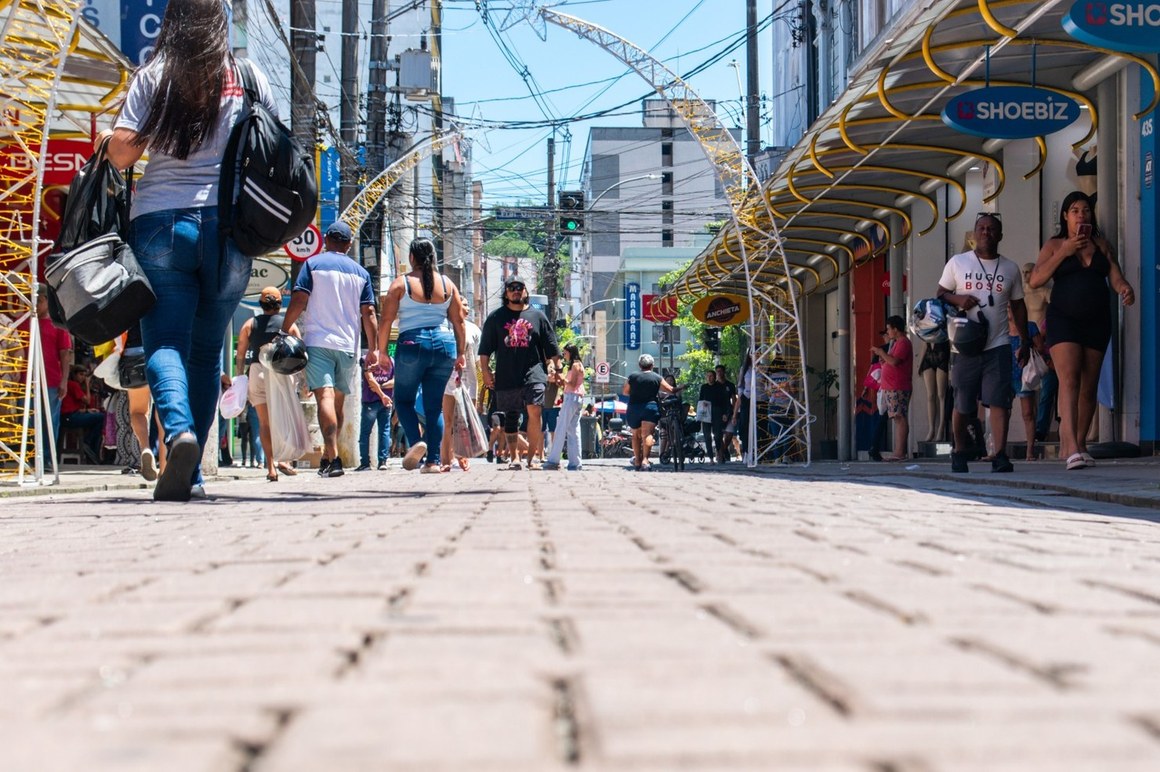 Com horário estendido, comércio de São Vicente projeta alta de 10% nas vendas para o Dia das Mães