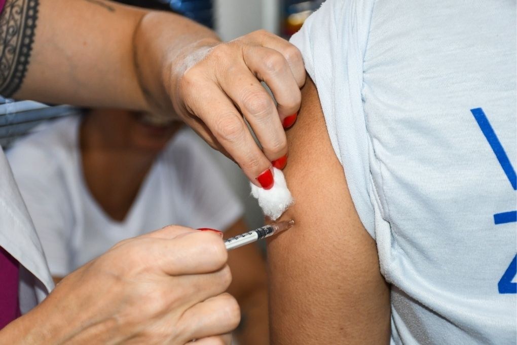 Prefeitura de São Vicente adiciona novos grupos prioritários ao público-alvo da campanha de vacinação da gripe