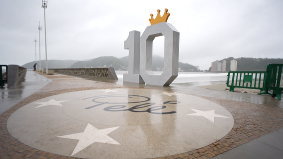Pier do Pelé - Autógrafo.png