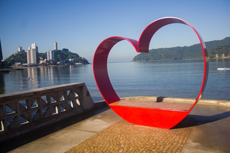 Pier dos Apaixonados - Fundo Ilha Porchat.jpg